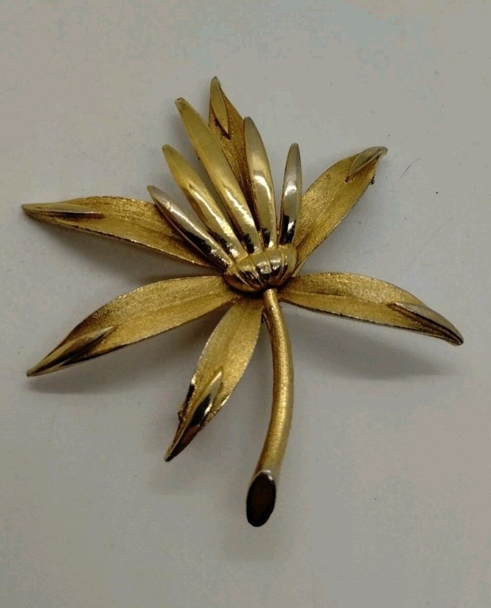 Vintage PIM Signed Flower Brooch - Gold Tone Beautiful Texture